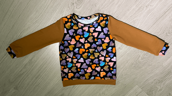 Sweat Léo "Cœurs en folie"